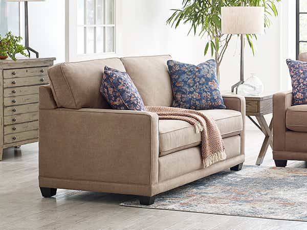 Kennedy Loveseat